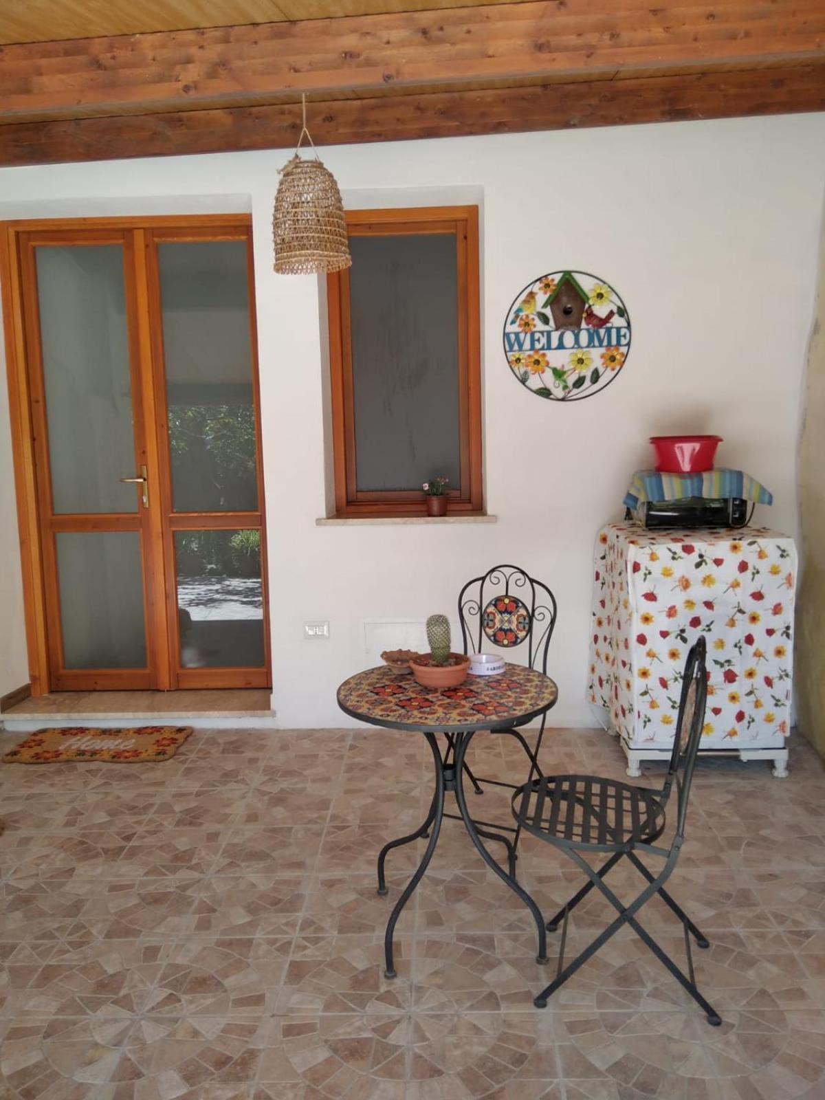 Sa Domu De Ladiri - Matrimoniale Con Giardino Bed & Breakfast Musei Exterior photo